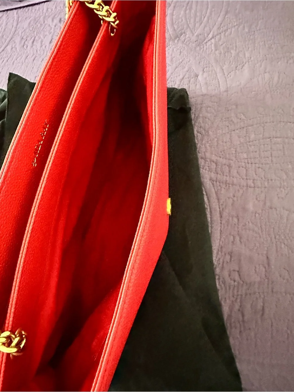 Chic Red Pebbled Leather Chain-Handle Laptop Tote